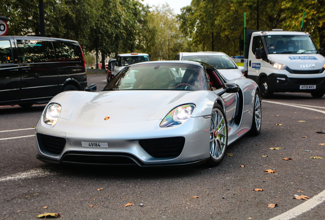 Porsche 918 Spyder Weissach Package