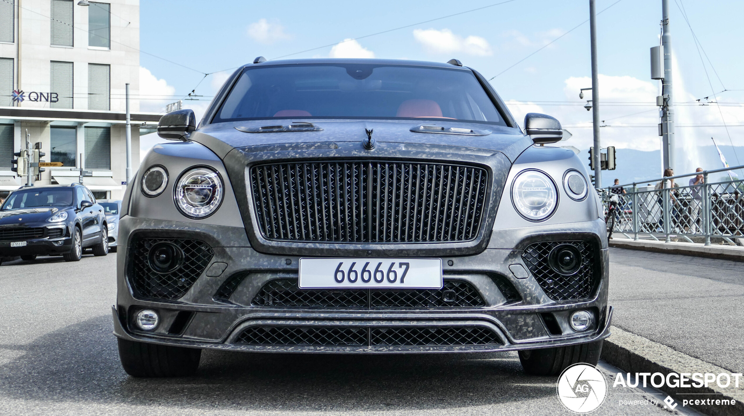 Bentley Bentayga heeft jasje van Mansory aan