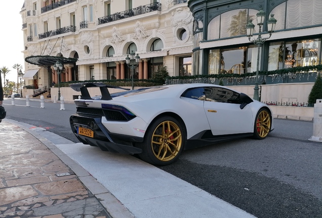 Lamborghini Huracán LP640-4 Performante