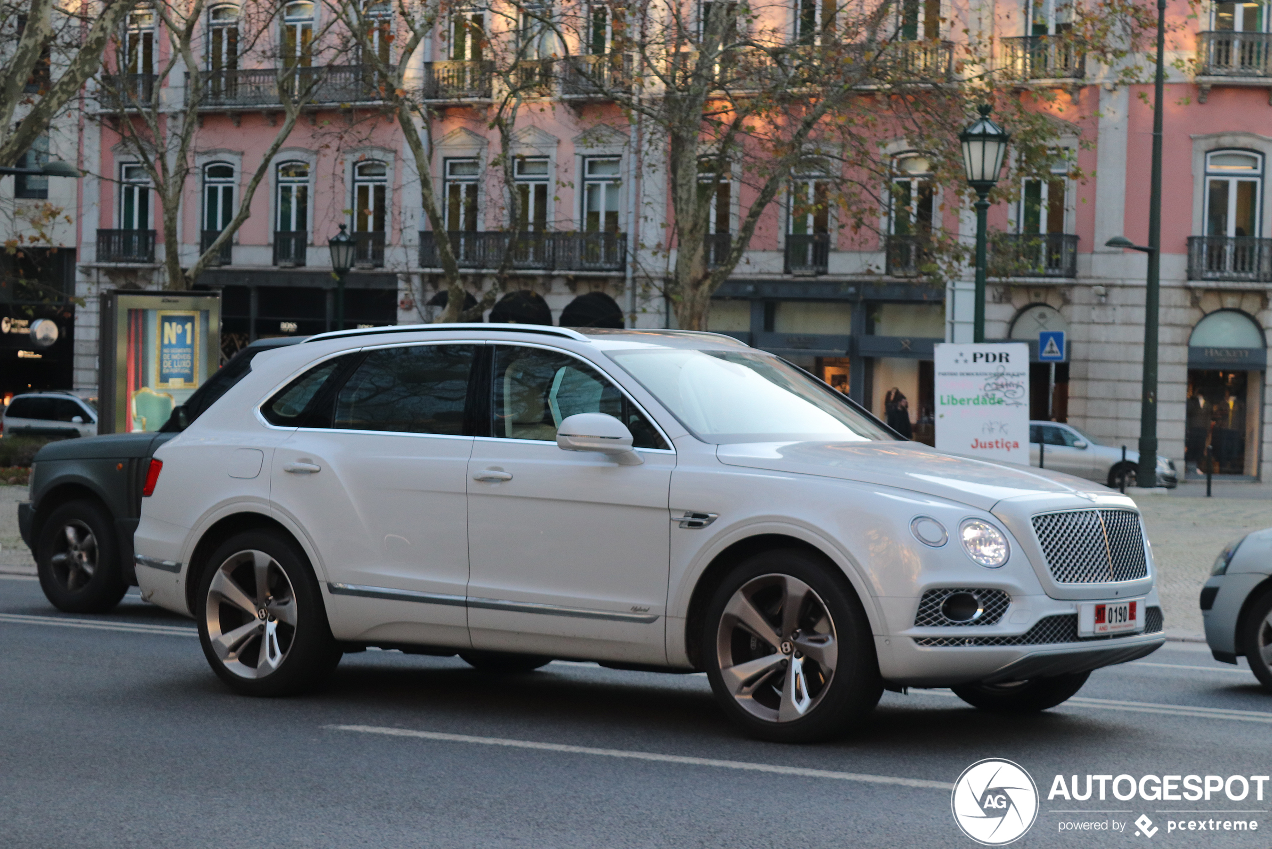 Bentley Bentayga Hybrid