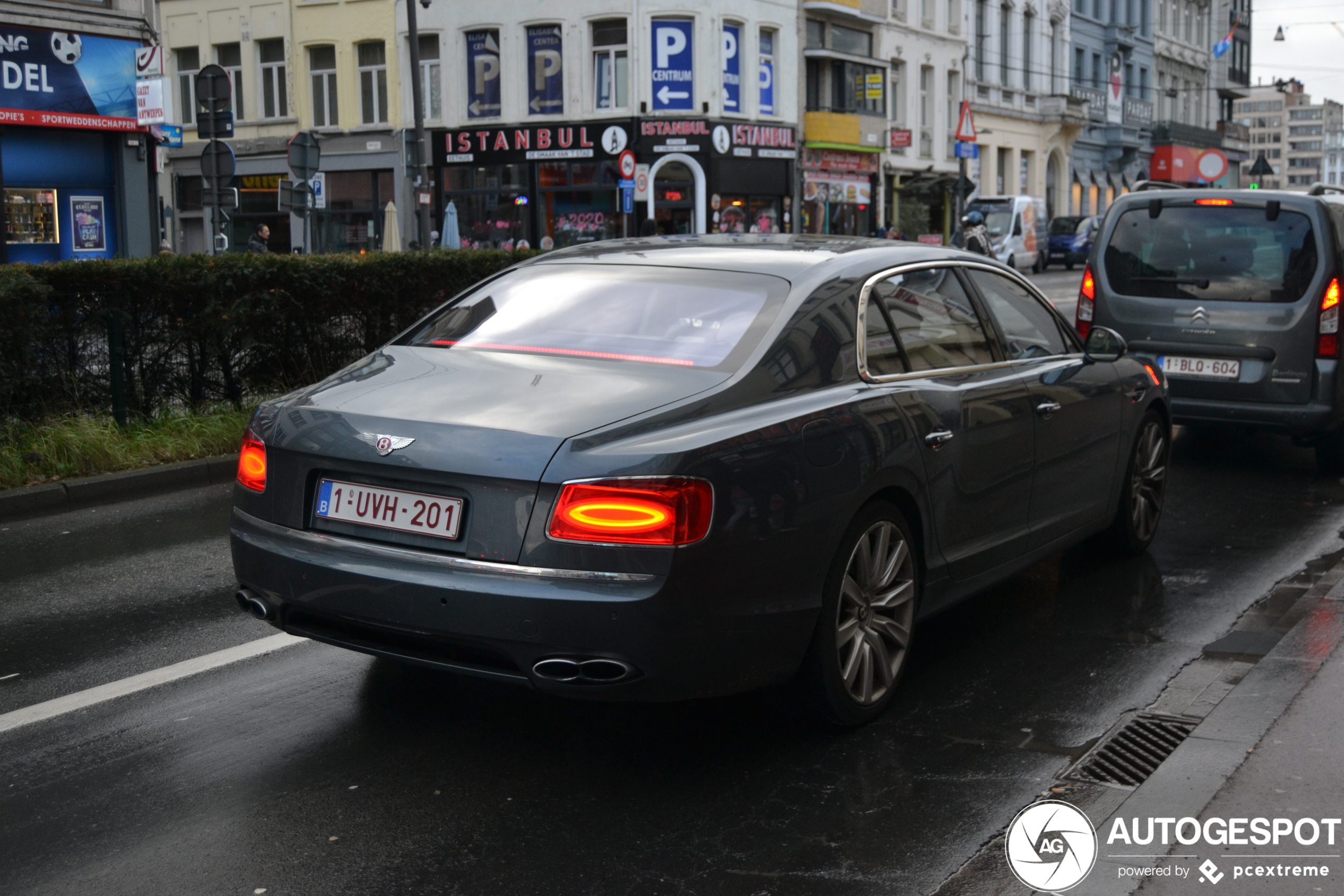 Bentley Flying Spur V8