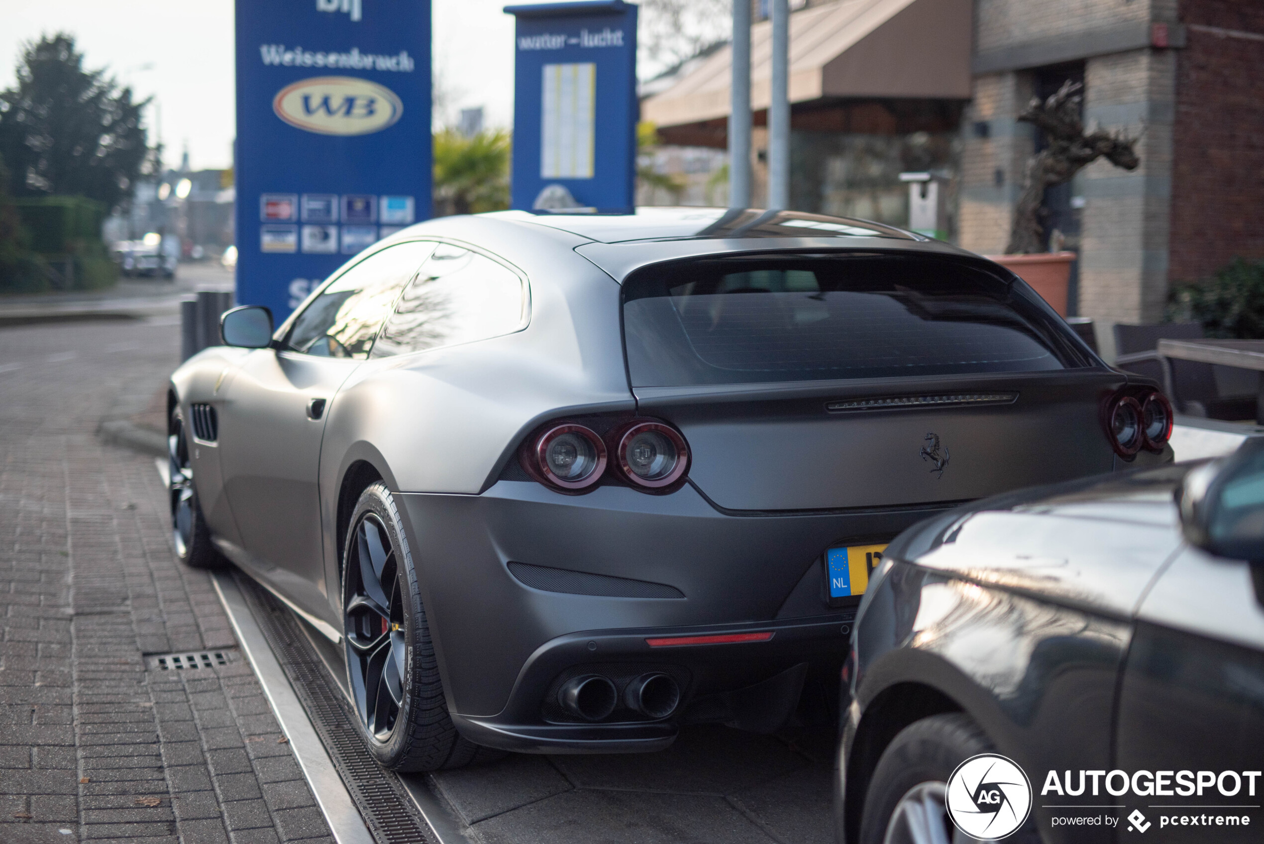 Ferrari GTC4Lusso T