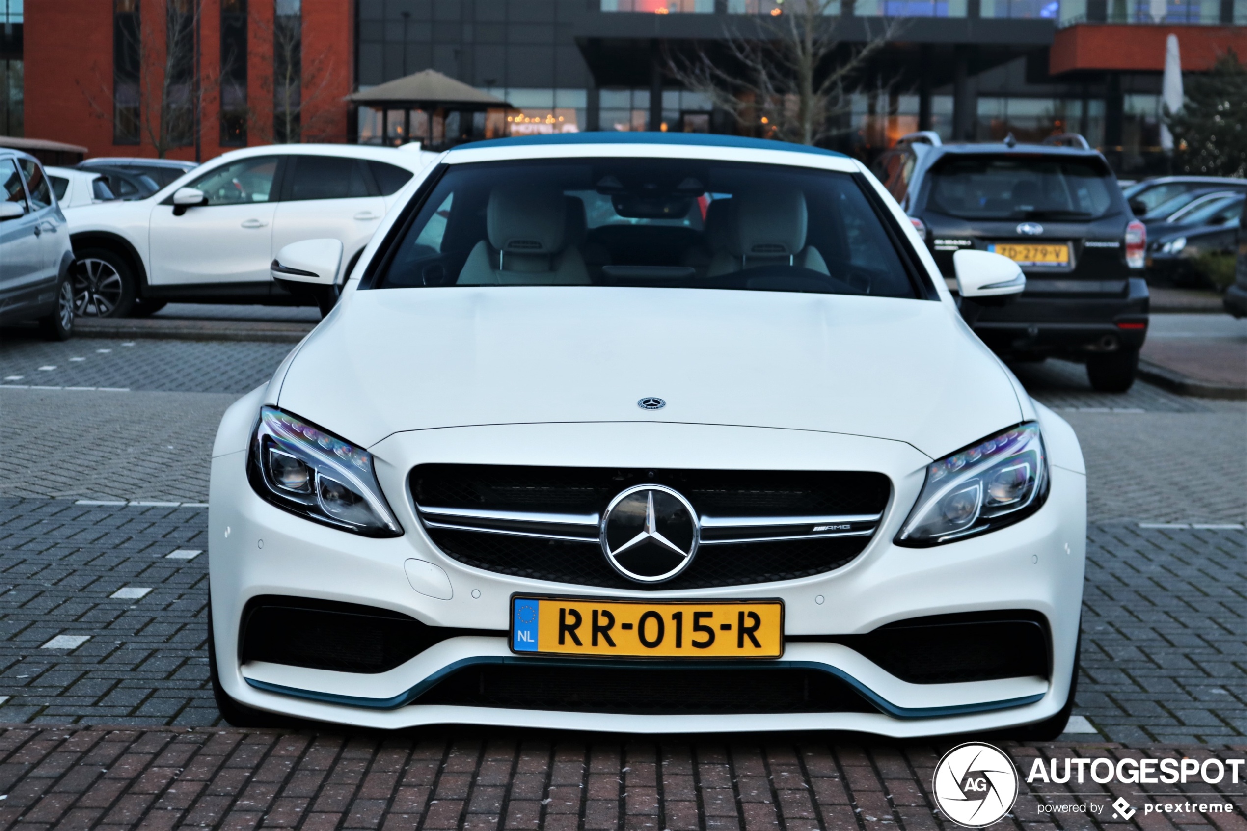 Mercedes-AMG C 63 S Convertible A205 Ocean Blue Edition