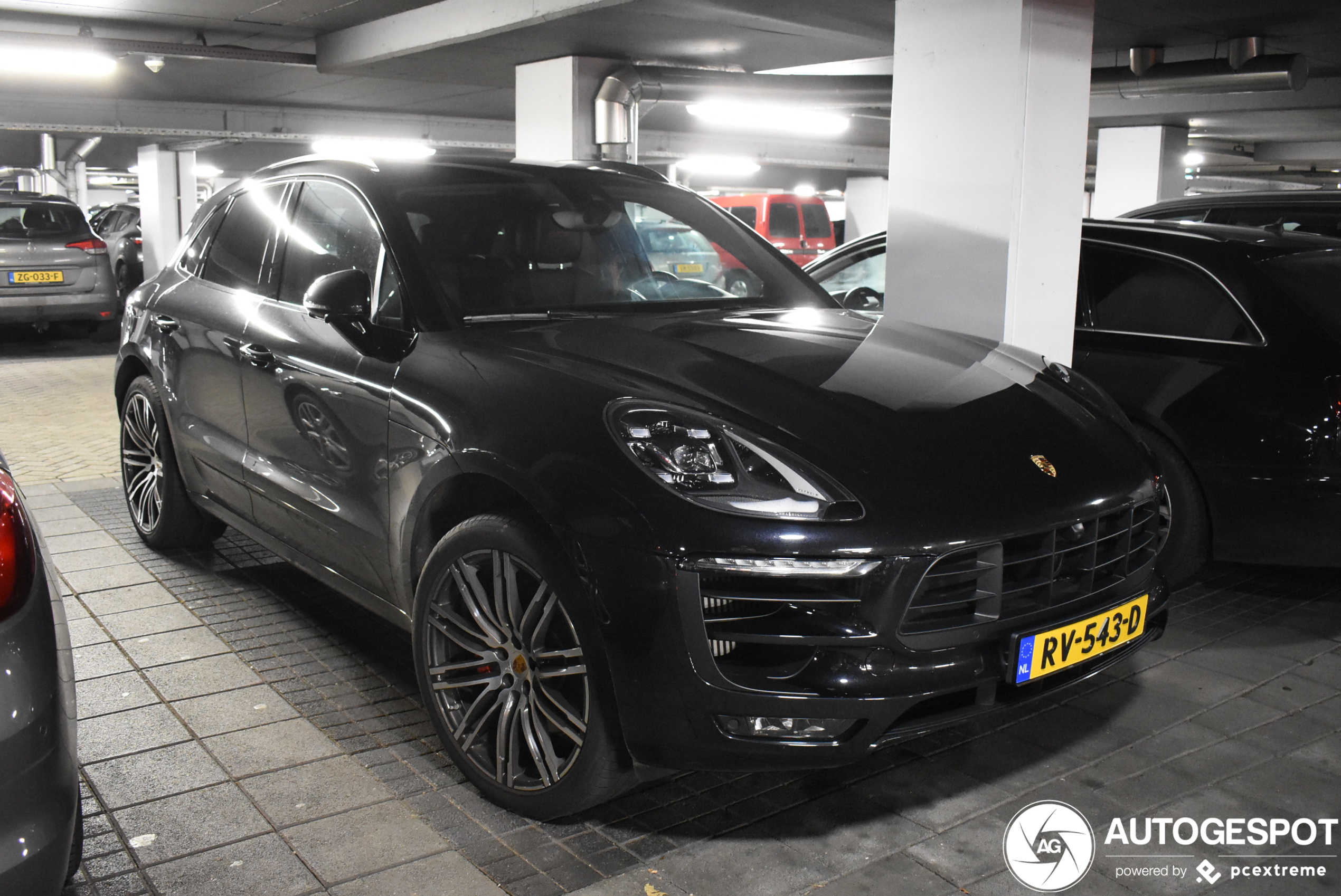 Porsche 95B Macan GTS