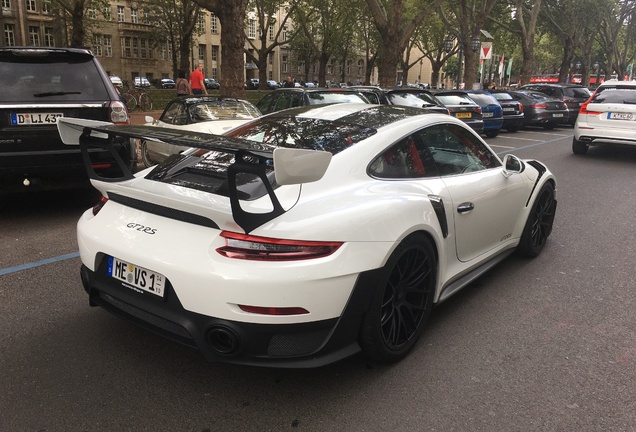 Porsche 991 GT2 RS Weissach Package