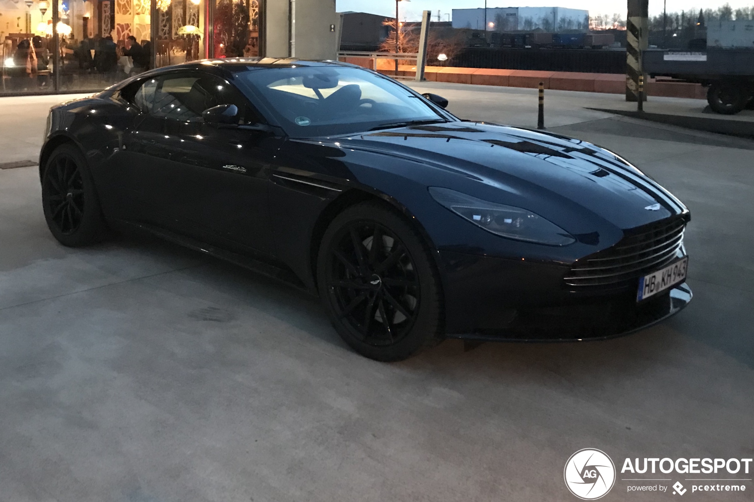 Aston Martin DB11 V8