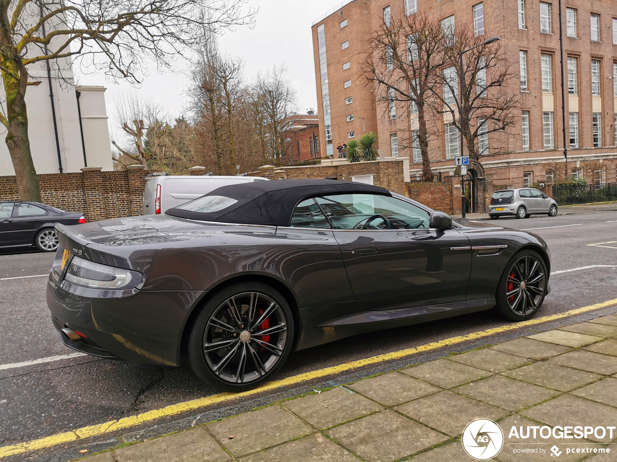 Aston Martin DB9 Volante 2013