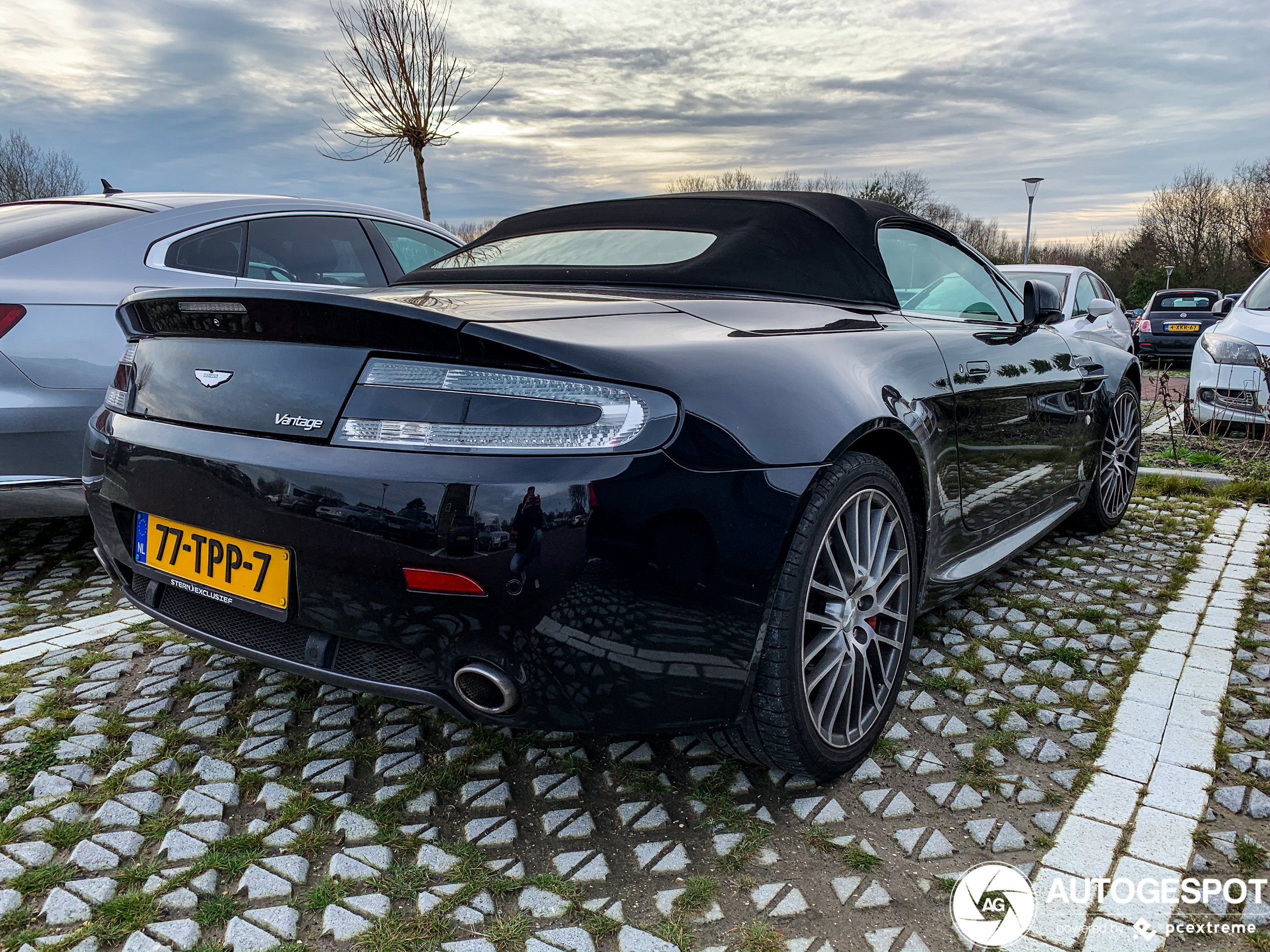 Aston Martin V8 Vantage Roadster