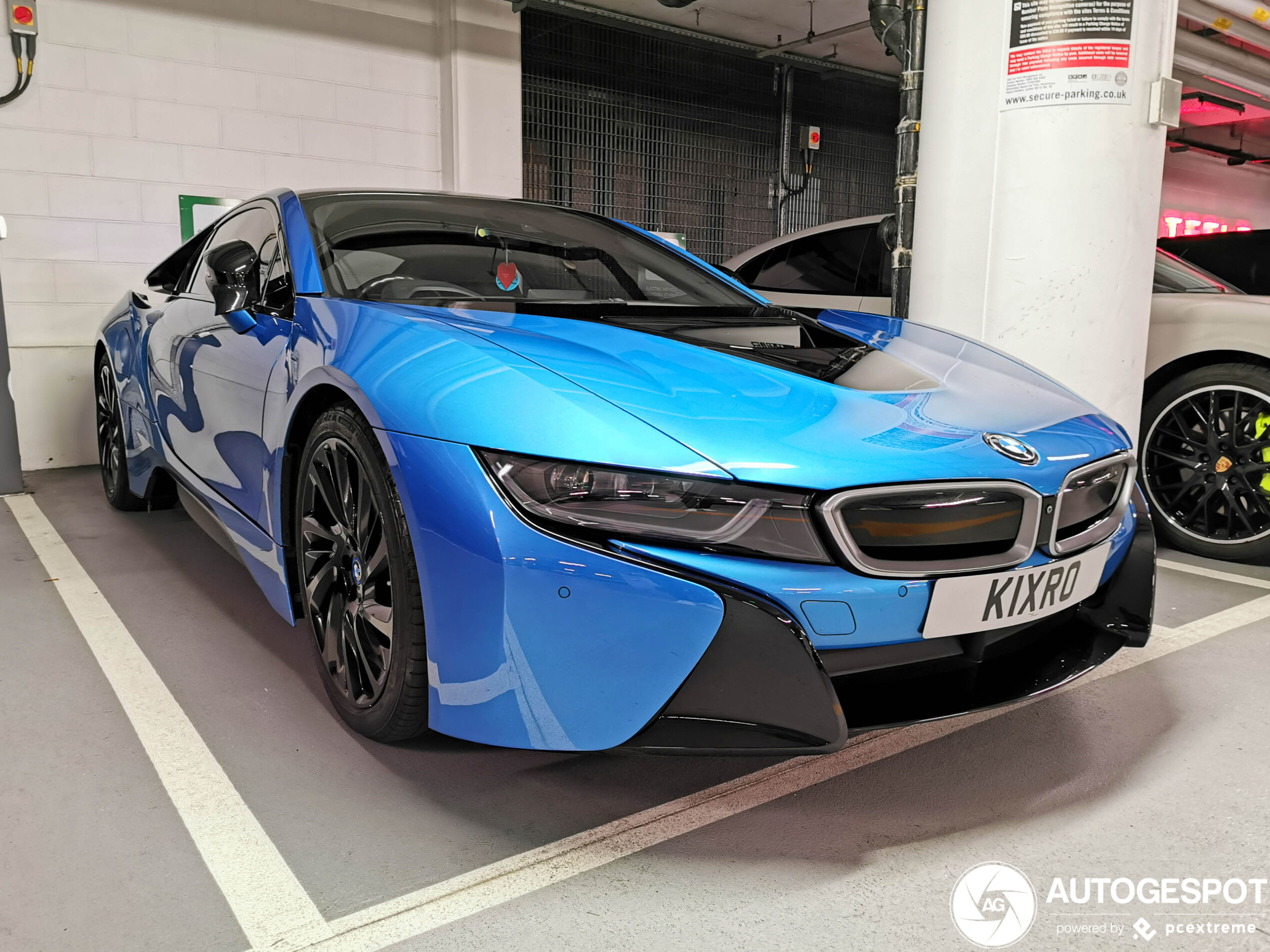 BMW i8