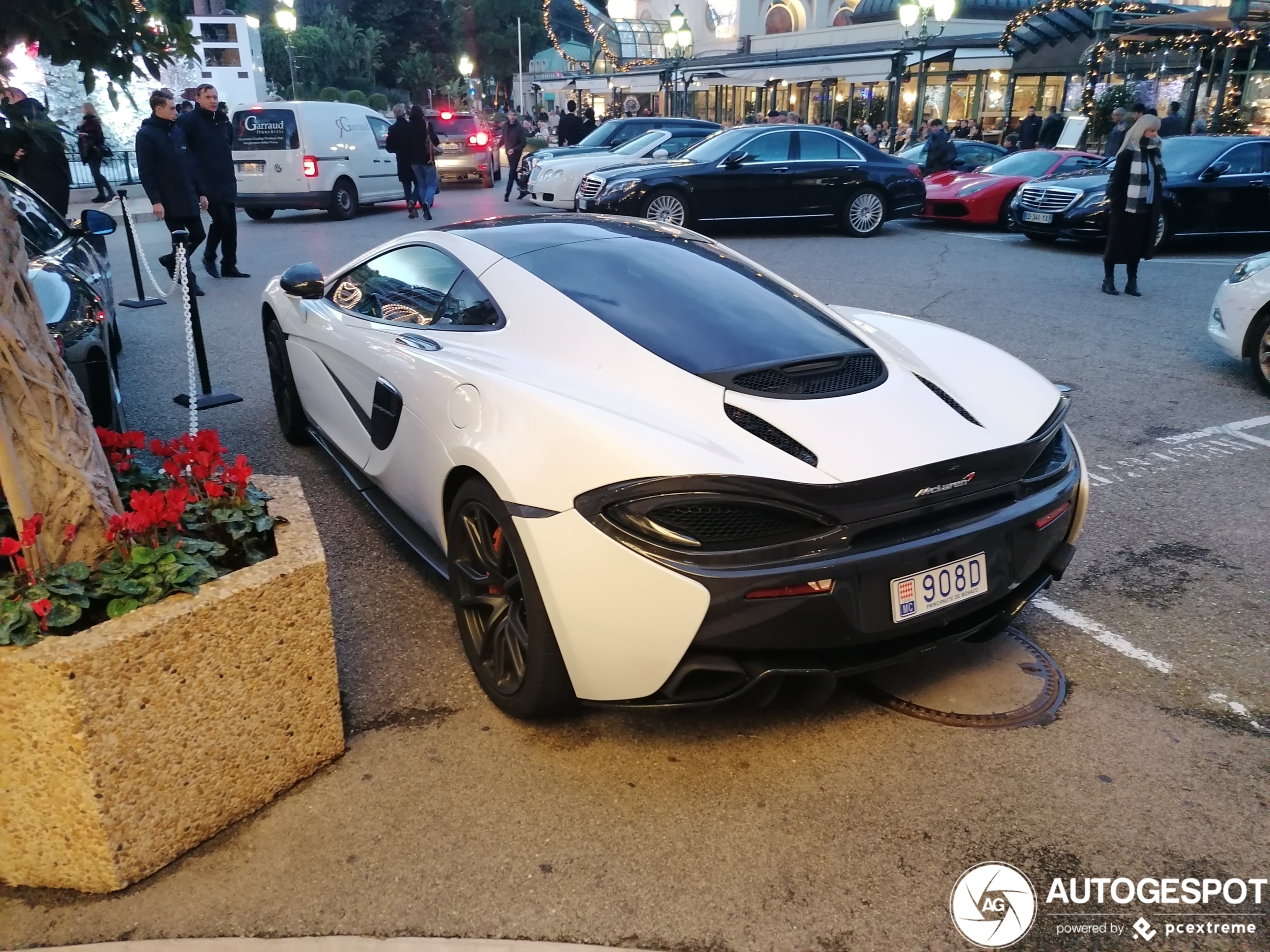 McLaren 570GT