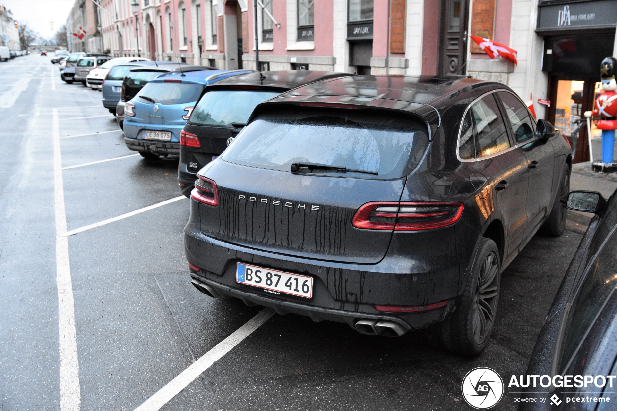 Porsche 95B Macan Turbo