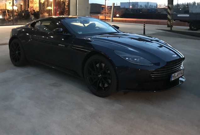 Aston Martin DB11 V8