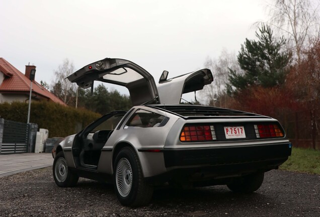 DeLorean DMC-12