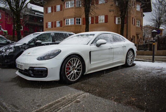 Porsche 971 Panamera Turbo