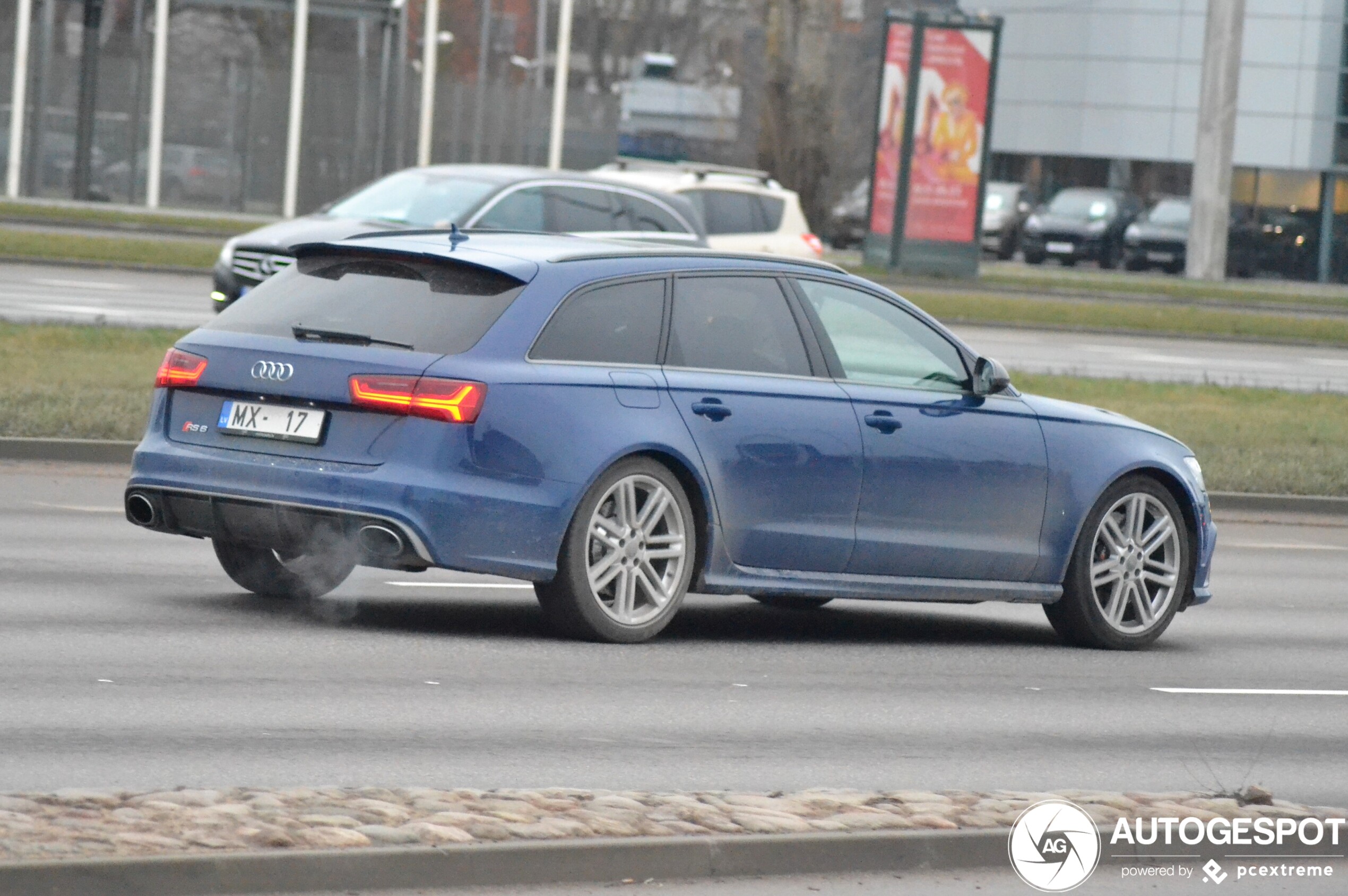 Audi RS6 Avant C7 2015