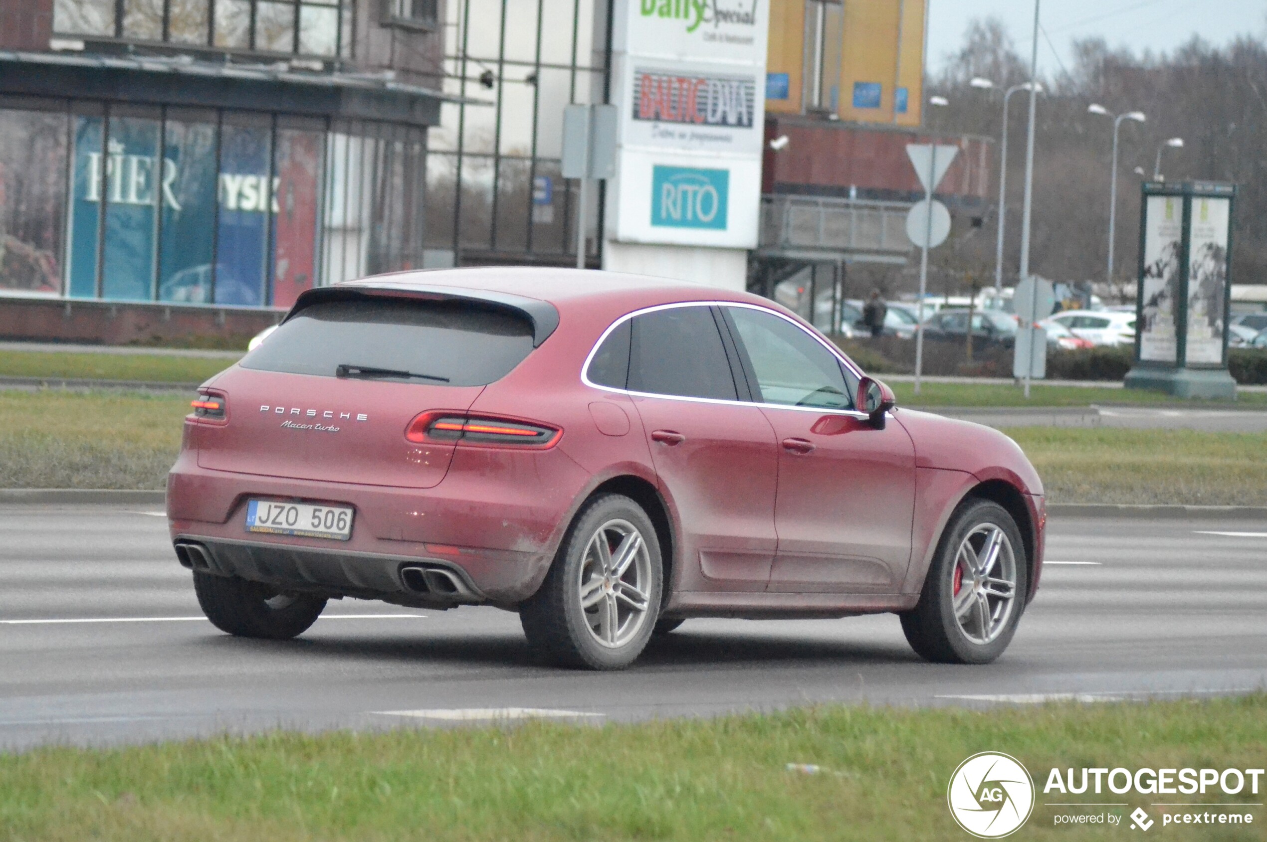 Porsche 95B Macan Turbo