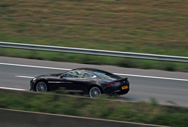 Aston Martin Vanquish S 2017