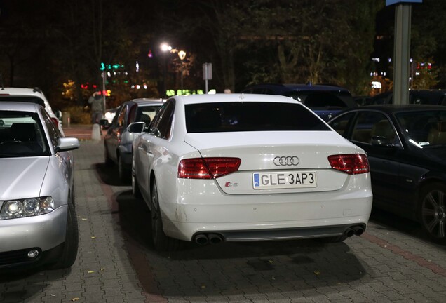 Audi S8 D4