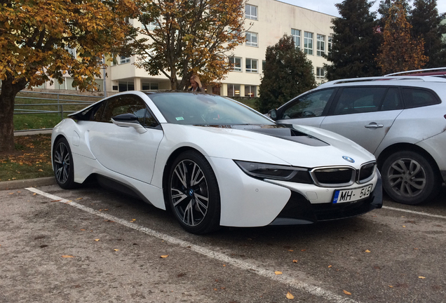 BMW i8