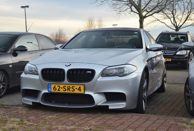 BMW M5 F10 2011