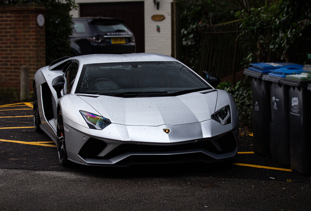 Lamborghini Aventador S LP740-4