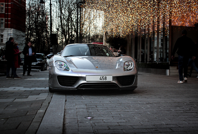 Porsche 918 Spyder Weissach Package