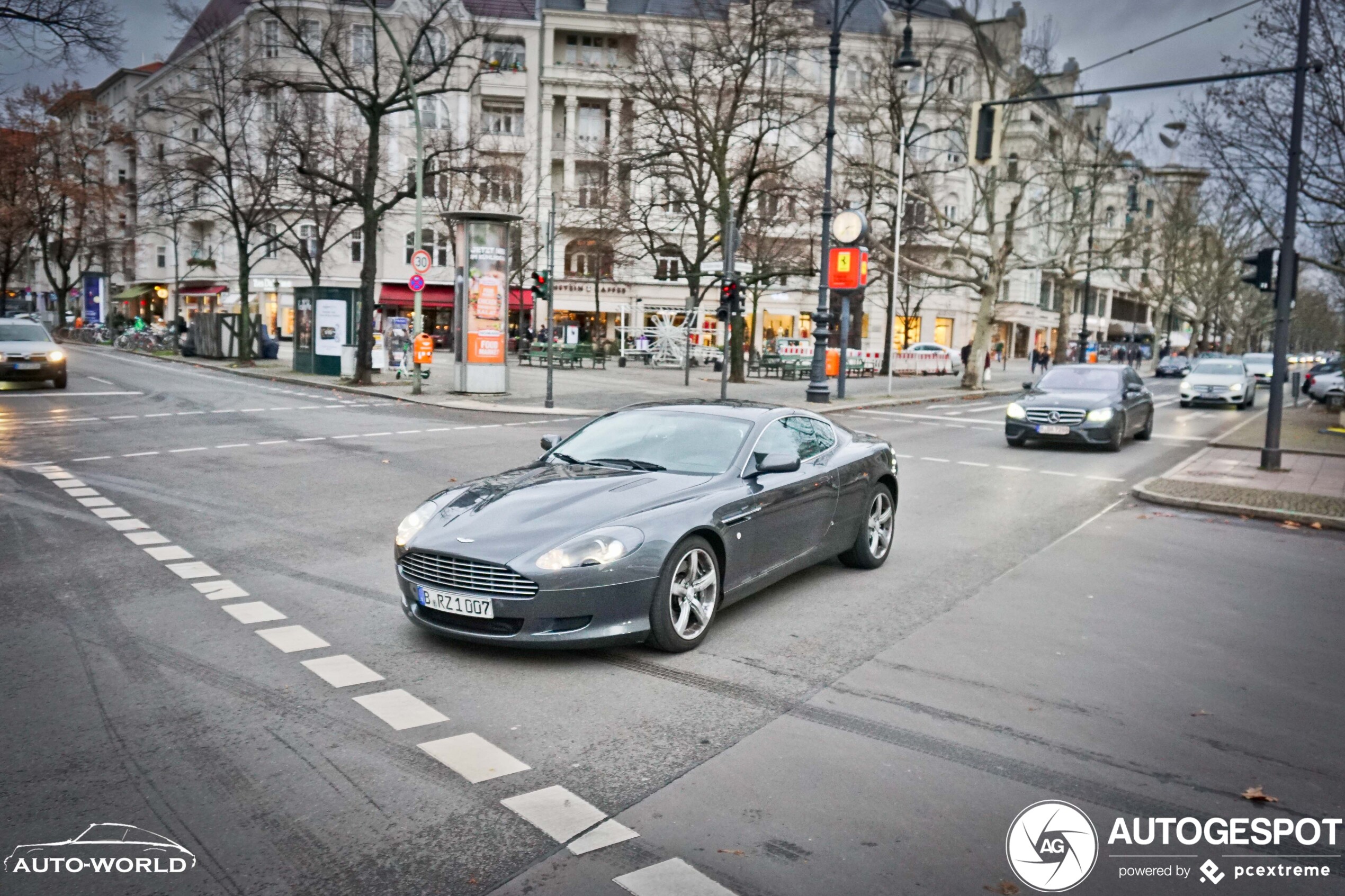 Aston Martin DB9