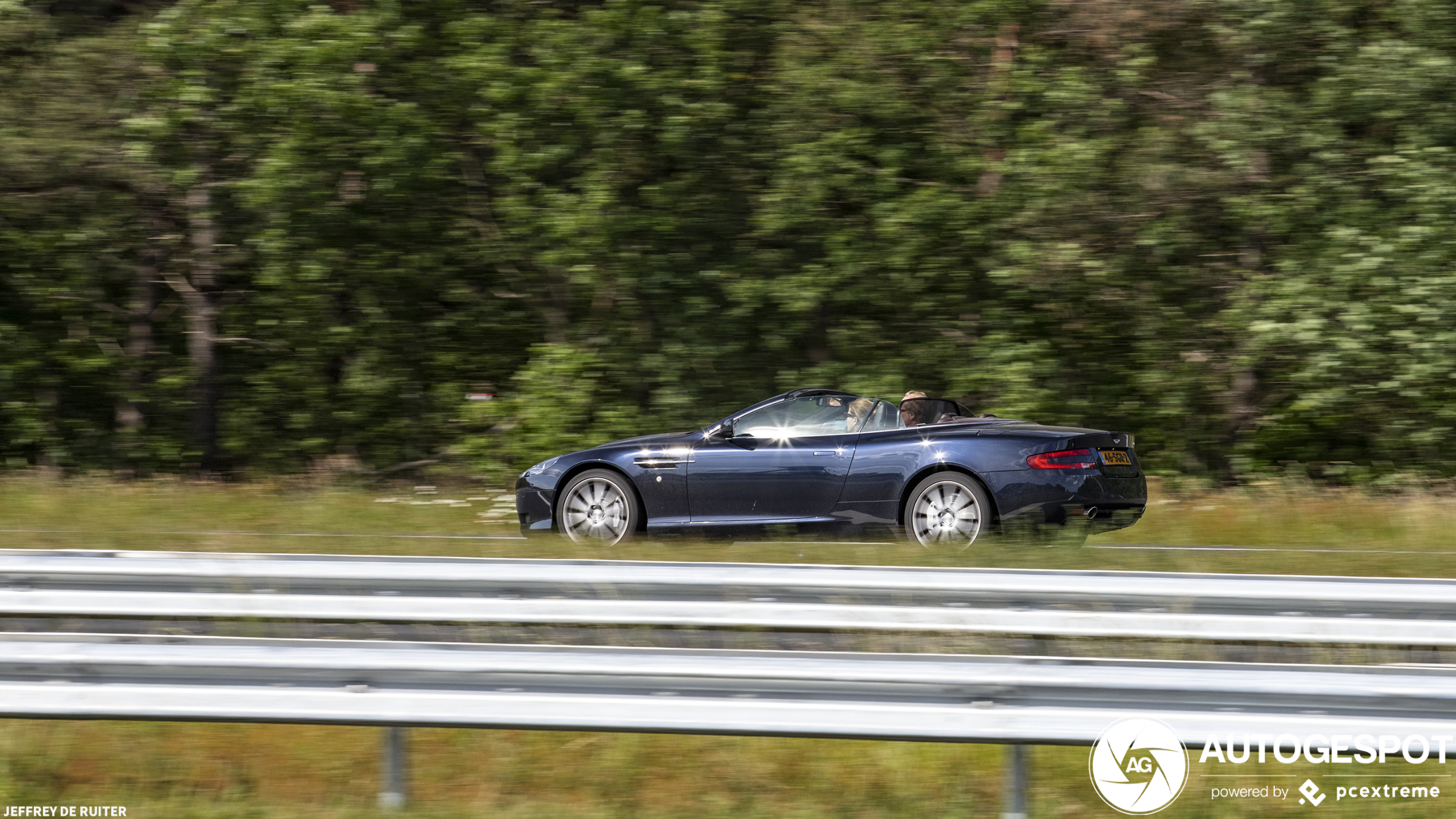 Aston Martin DB9 Volante