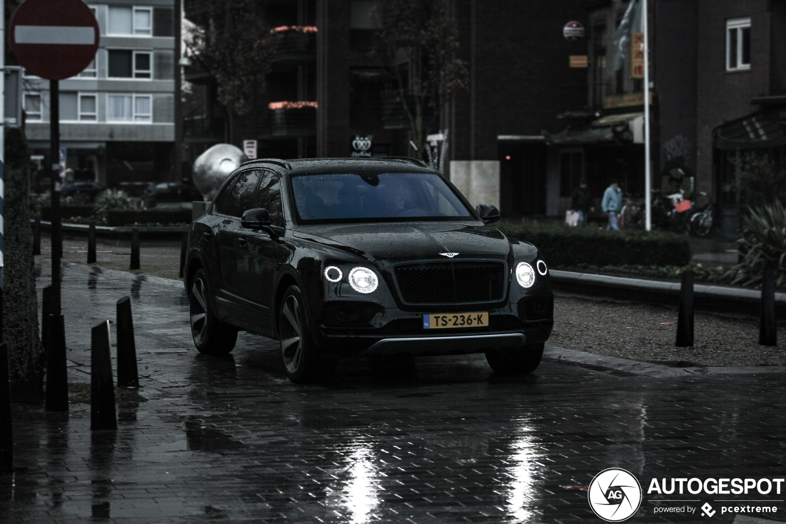 Bentley Bentayga V8