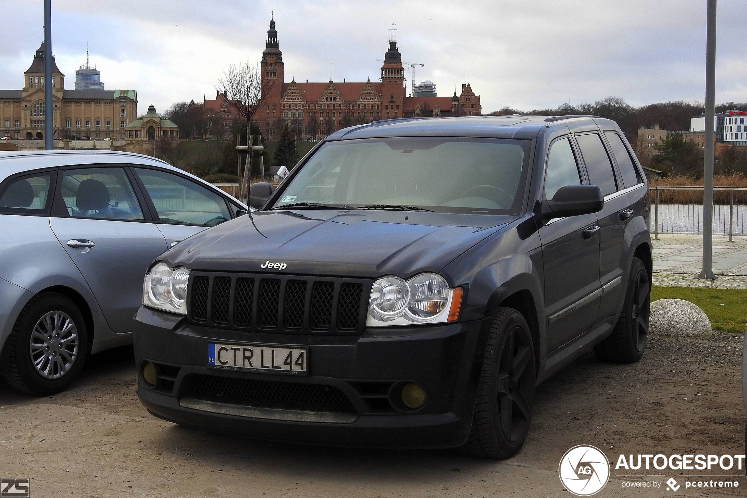 Jeep Grand Cherokee SRT-8 2005