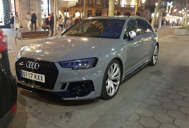 Audi RS4 Avant B9