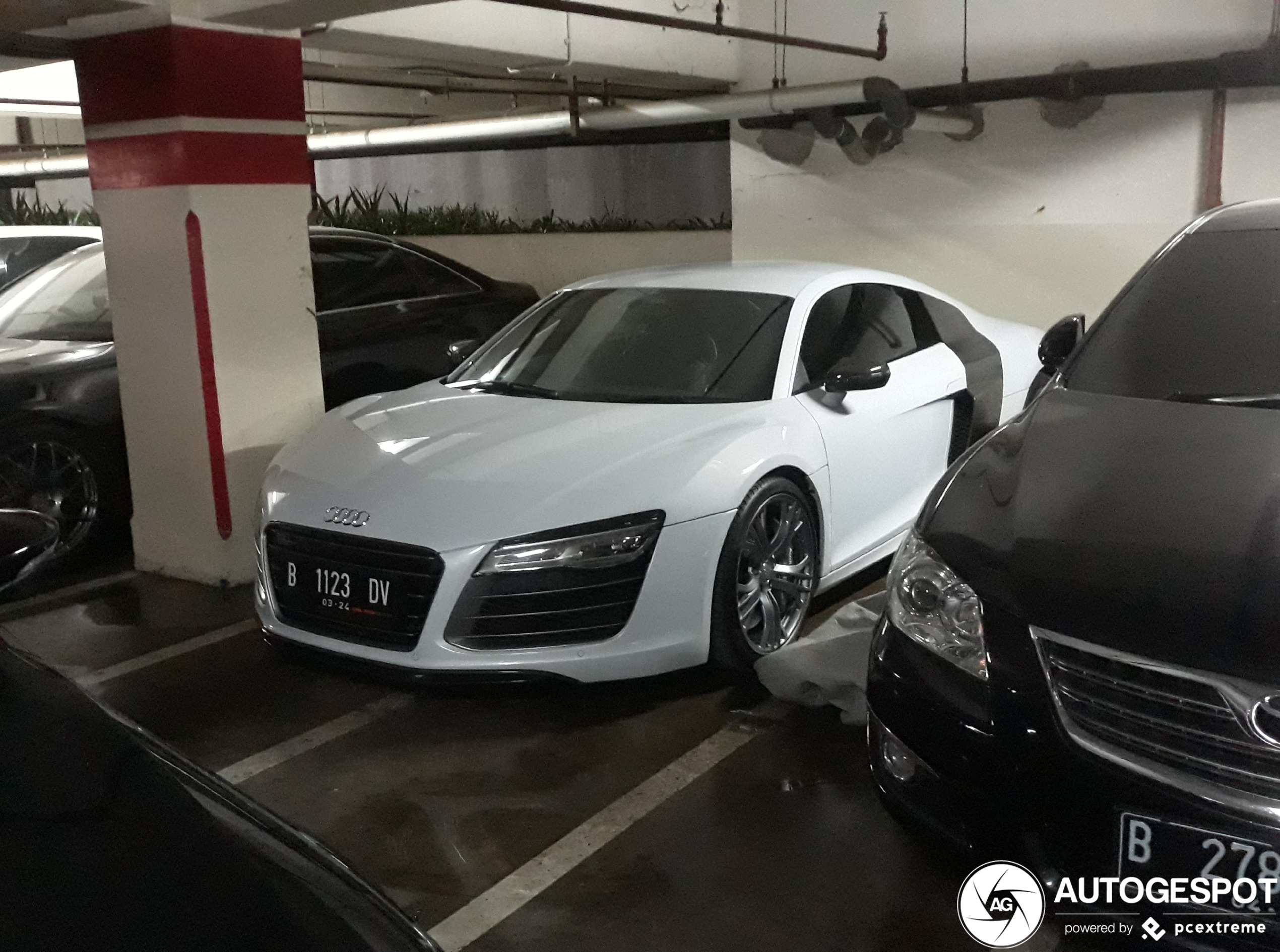 Audi R8 V10 Plus 2013