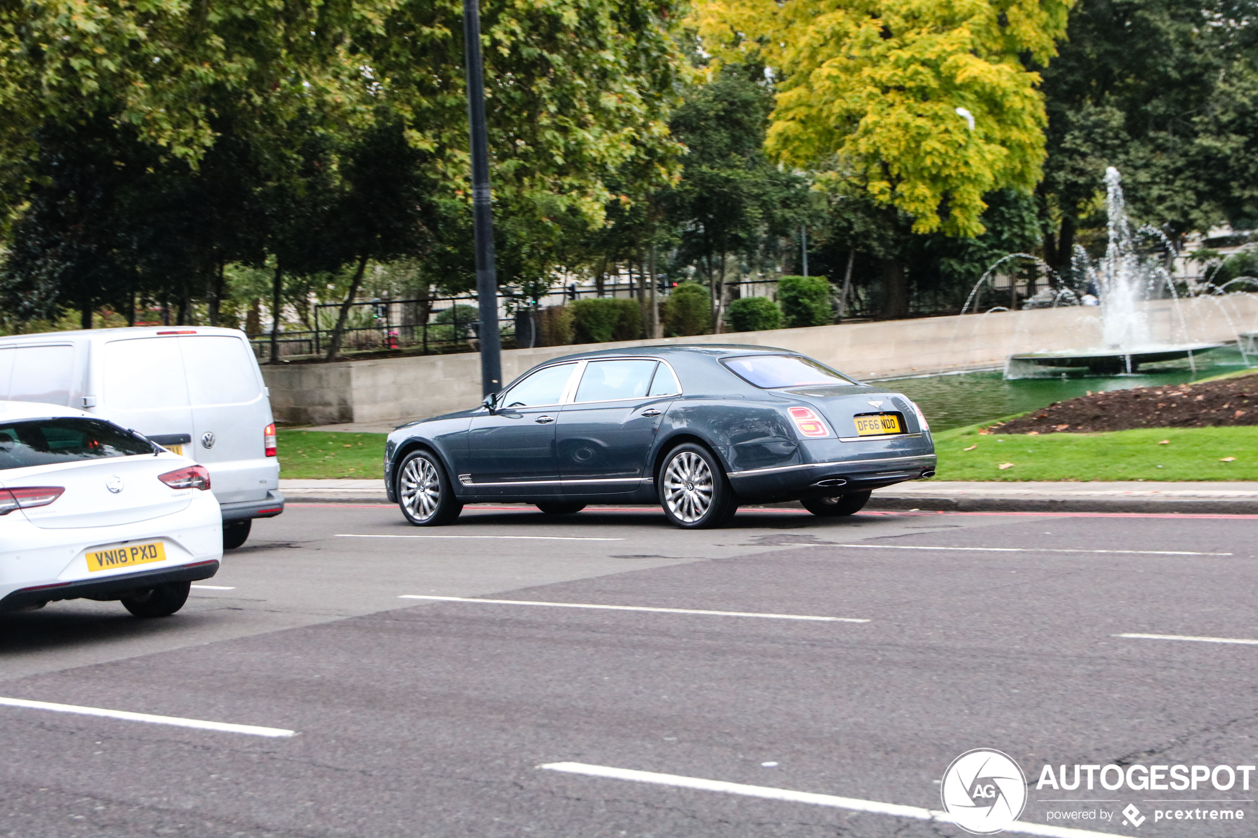 Bentley Mulsanne EWB 2016