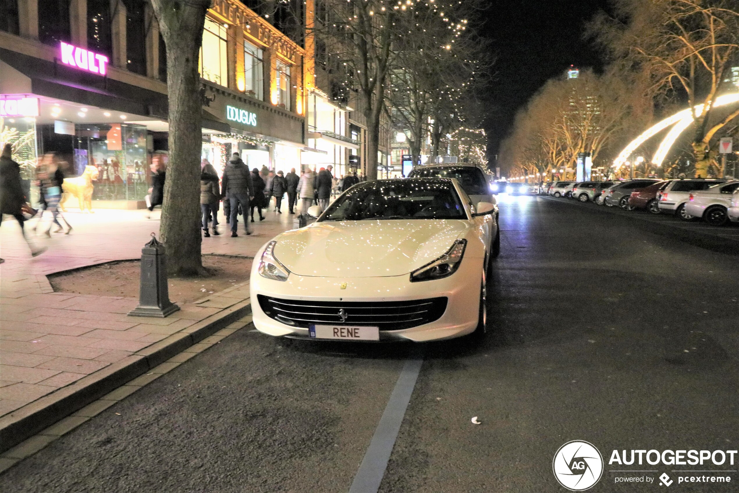 Ferrari GTC4Lusso T