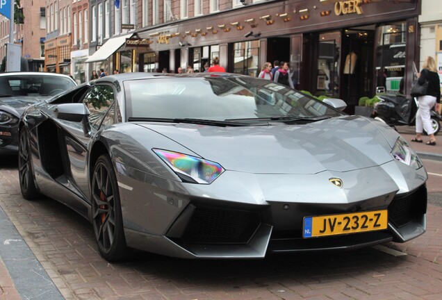 Lamborghini Aventador LP700-4 Roadster