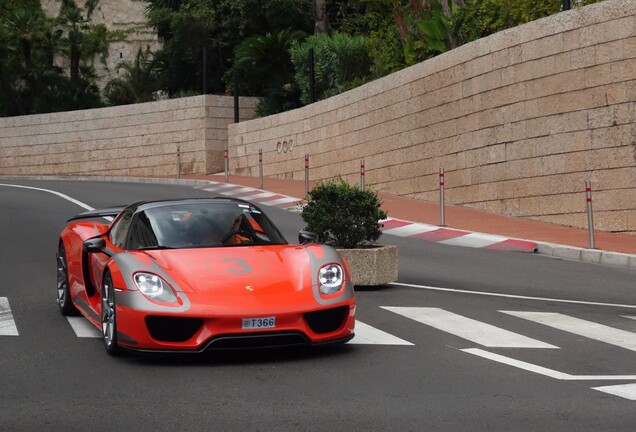 Porsche 918 Spyder Weissach Package