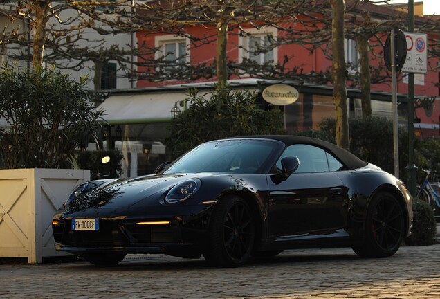 Porsche 992 Carrera 4S Cabriolet