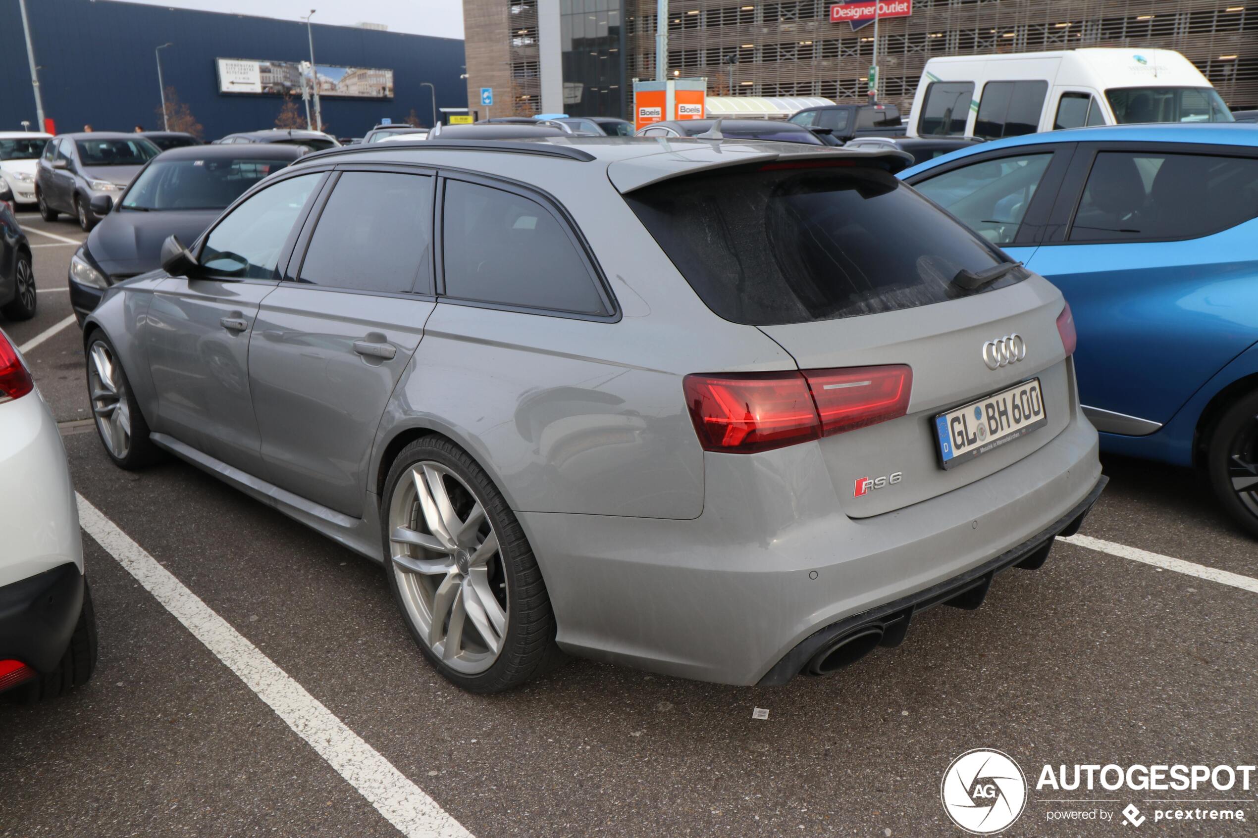 Audi RS6 Avant C7 2015