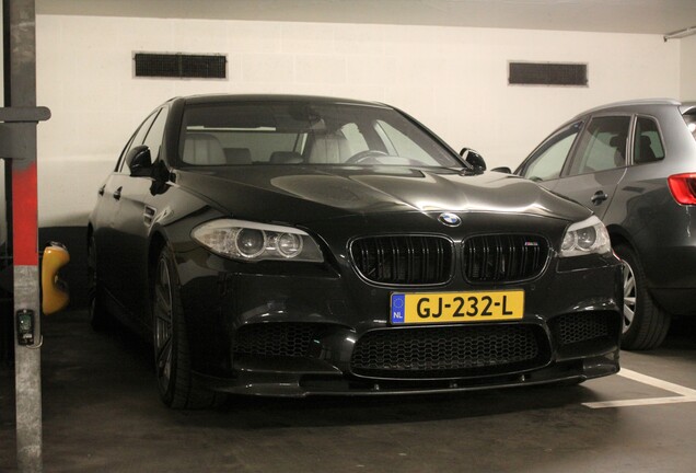 BMW M5 F10 2011