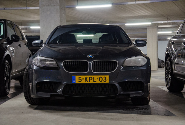 BMW M5 F10 2011