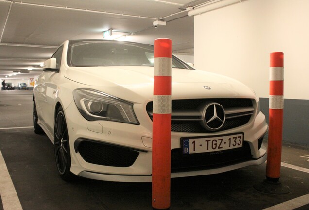 Mercedes-Benz CLA 45 AMG C117