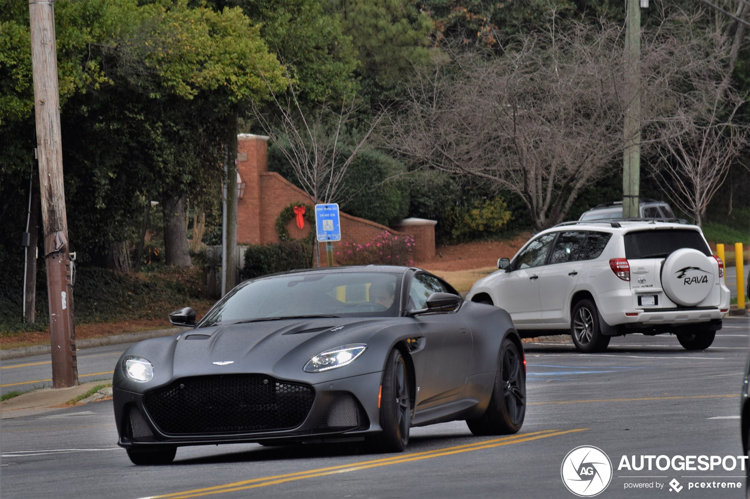 Aston Martin DBS Superleggera