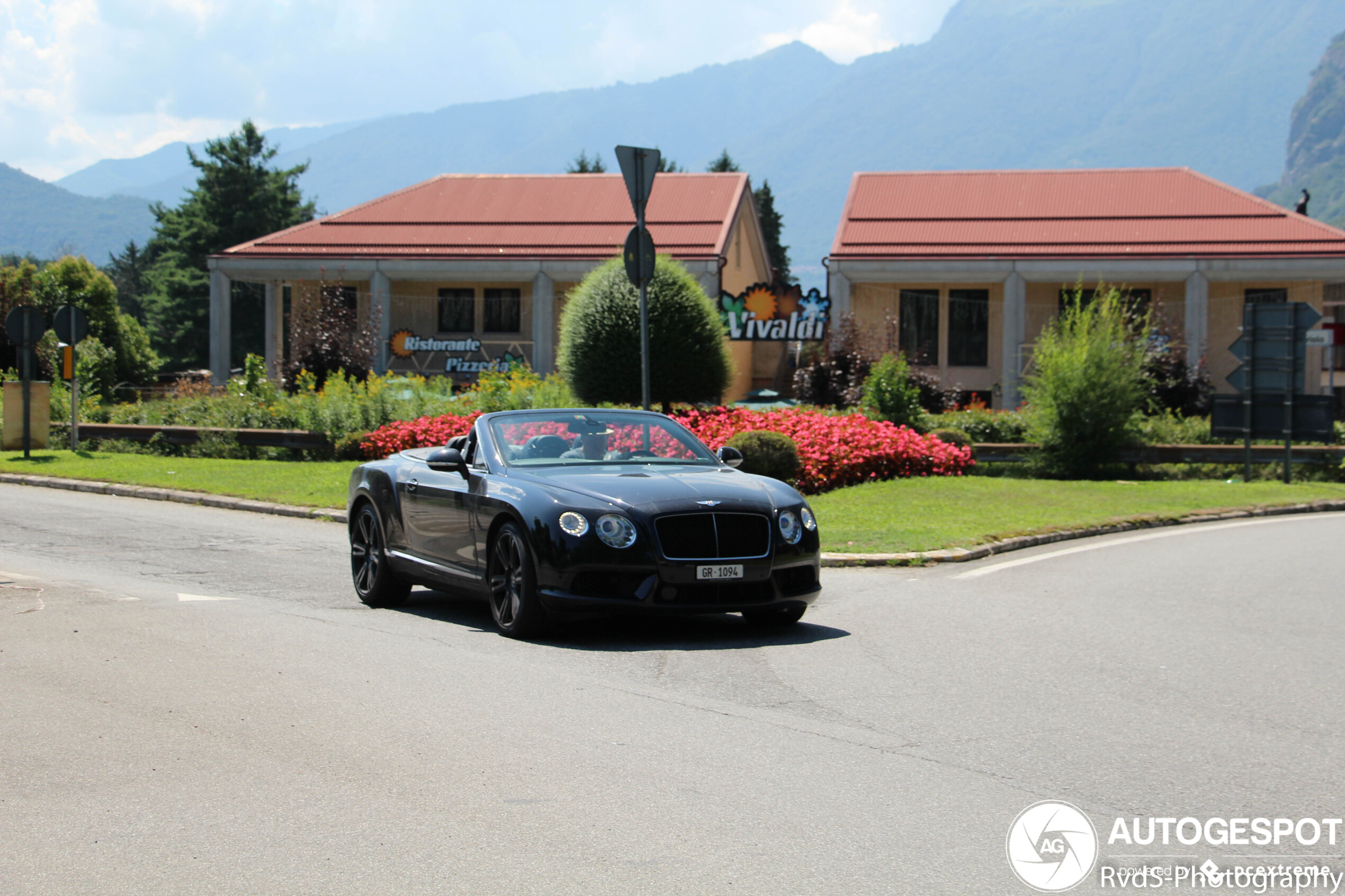 Bentley Continental GTC V8