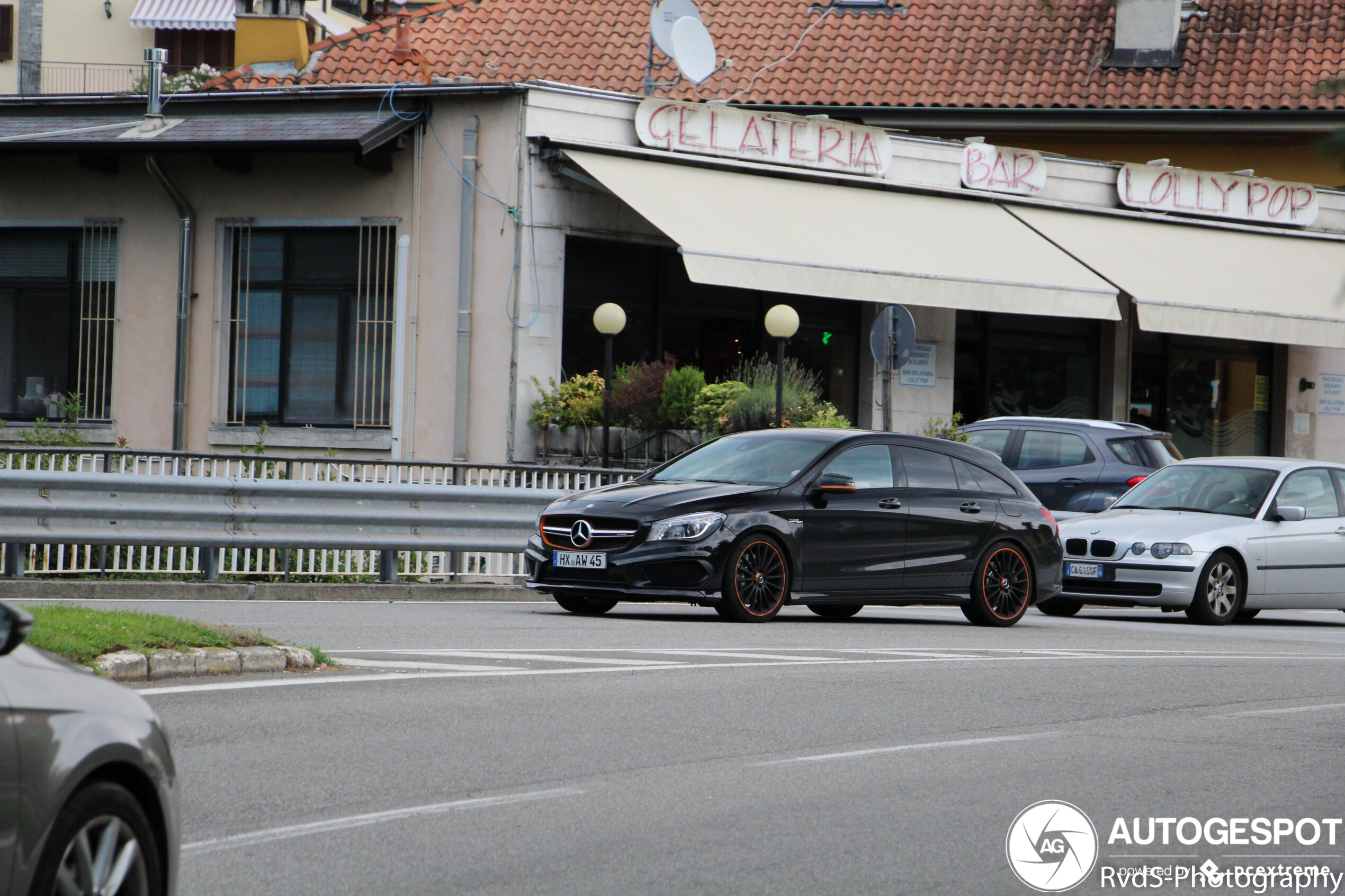 Mercedes-AMG CLA 45 Shooting Brake OrangeArt Edition