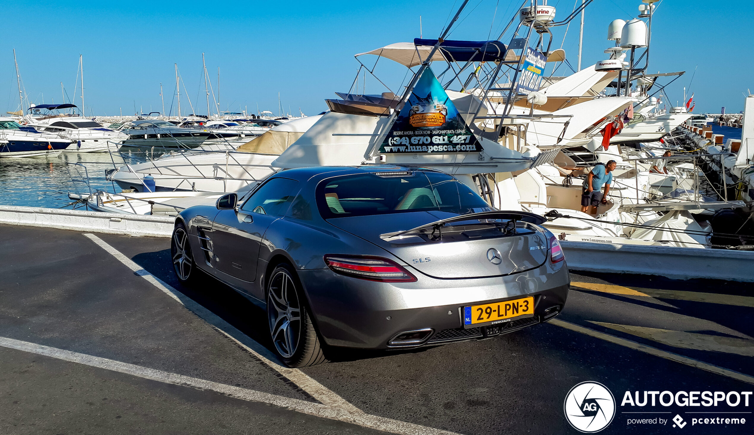 Mercedes-Benz SLS AMG