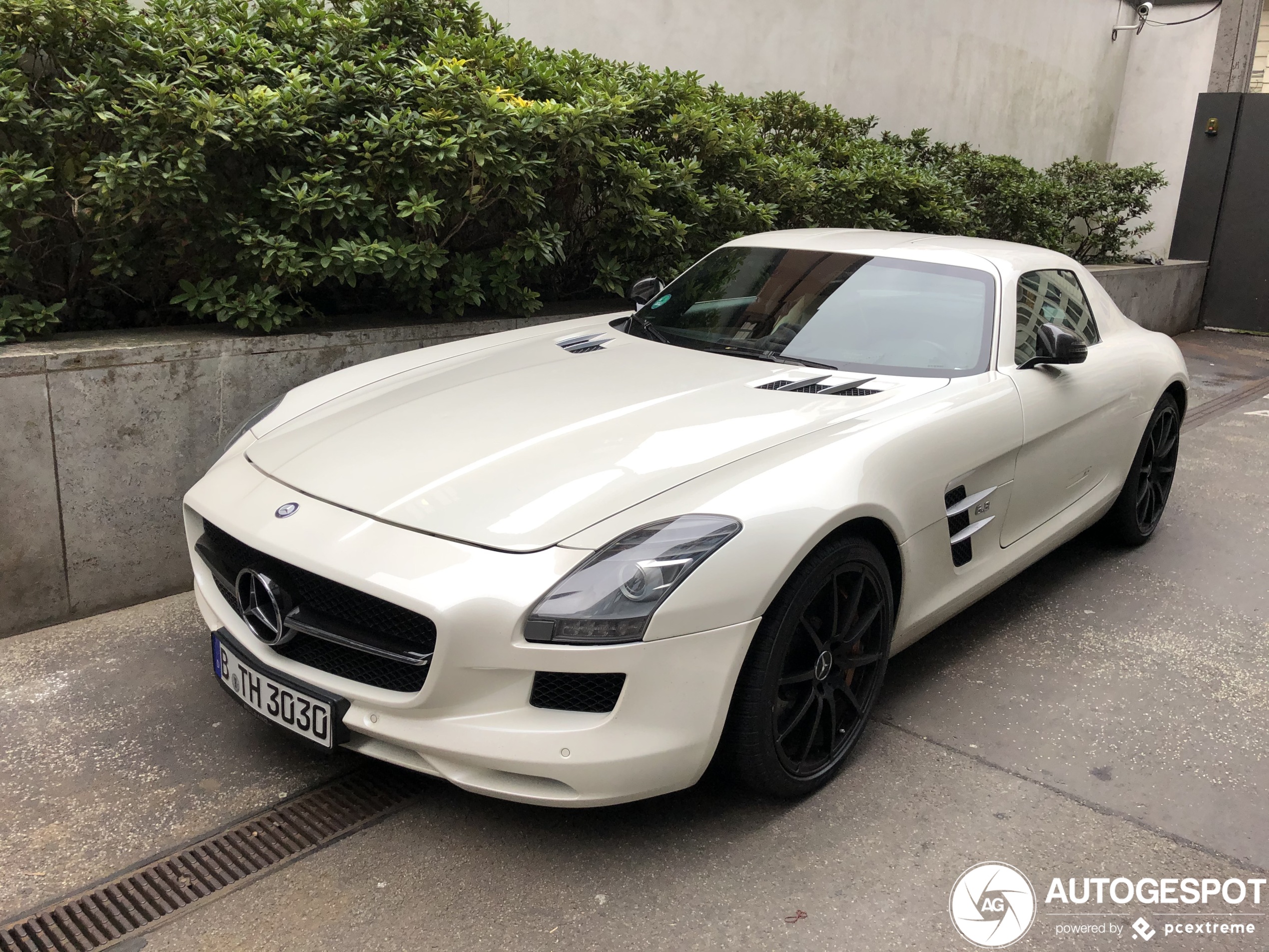 Mercedes-Benz SLS AMG