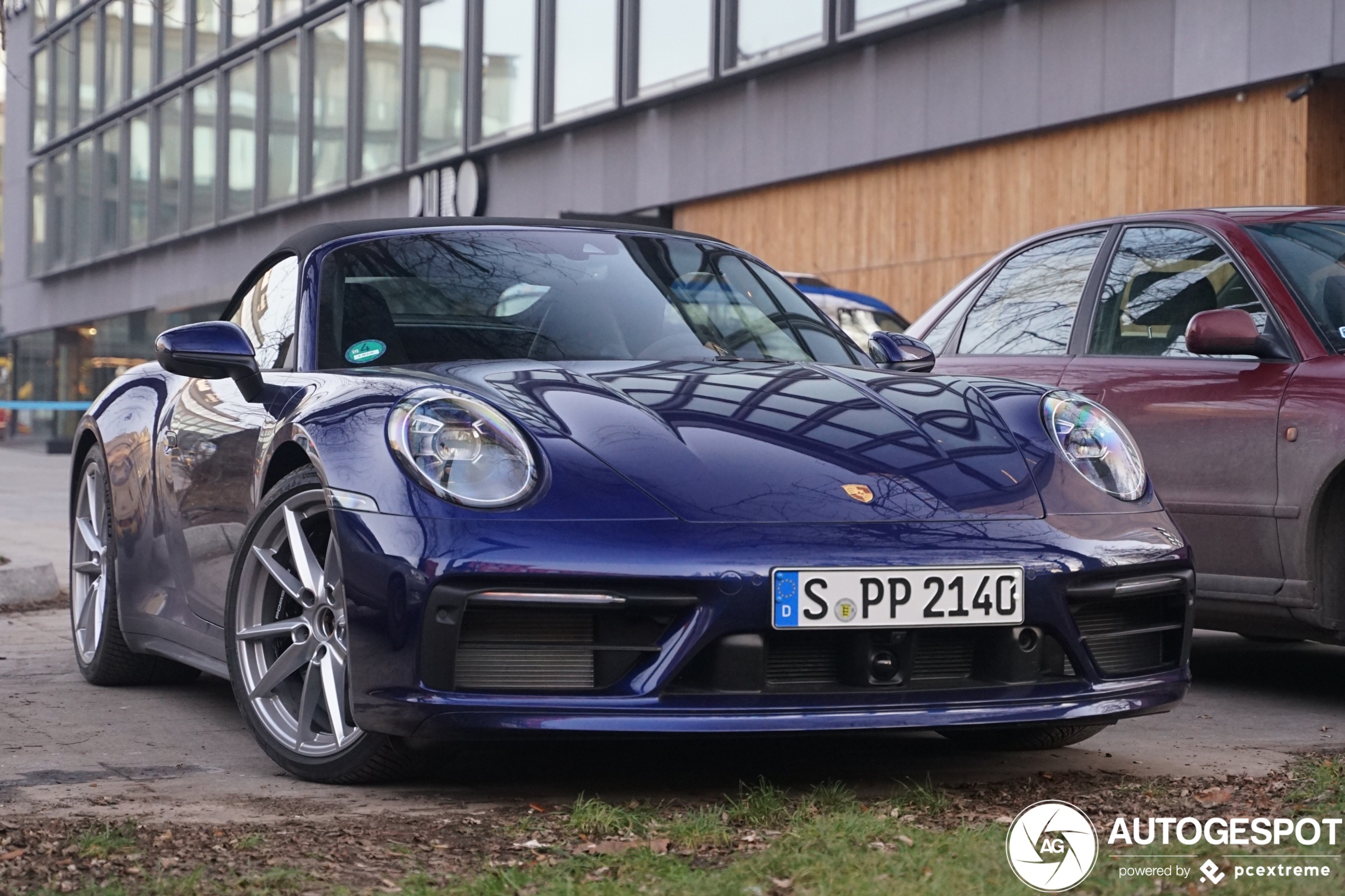 Porsche 992 Carrera 4S Cabriolet