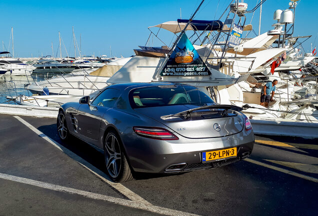 Mercedes-Benz SLS AMG