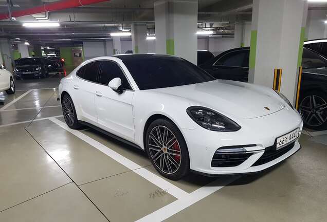 Porsche 971 Panamera Turbo