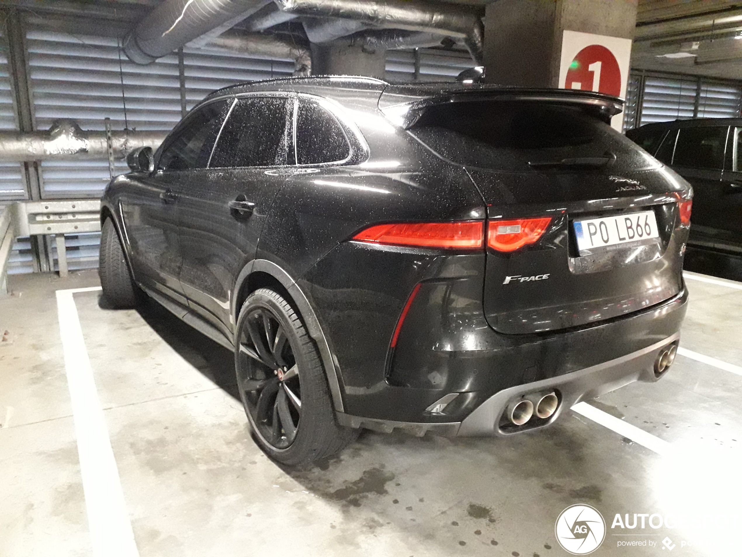 Jaguar F-PACE SVR